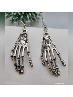 ✨2/$10✨ Silver Skeleton Hand Dangle Earrings Gothic Punk EMO Halloween Jewelry